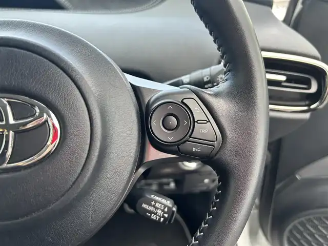 トヨタ プリウス ＰＨＶ S GRスポーツ 兵庫県 2020(令2)年 4.2万km プラチナホワイトパールマイカ 純正SDナビ、TV/-Bluetooth/フルセグ/CD/DVD/バックカメラ/トヨタセーフティセンス/・レーンキープアシスト/・レーダークルーズコントロール/・プリクラッシュセーフティ/LEDヘッドライト/前席シートヒーター/純正１８インチアルミホイール/横滑り防止装置/盗難防止装置/ステアリングスイッチ/ドライブレコーダー/ETC/プッシュスタート/スマートキー