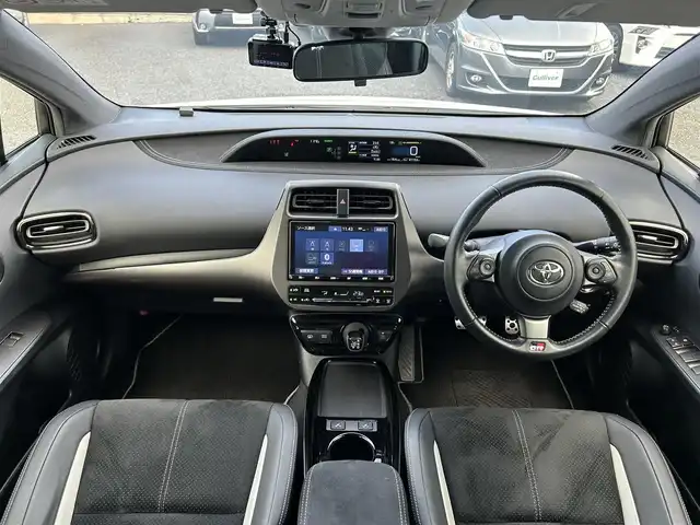 トヨタ プリウス ＰＨＶ S GRスポーツ 兵庫県 2020(令2)年 4.2万km プラチナホワイトパールマイカ 純正SDナビ、TV/-Bluetooth/フルセグ/CD/DVD/バックカメラ/トヨタセーフティセンス/・レーンキープアシスト/・レーダークルーズコントロール/・プリクラッシュセーフティ/LEDヘッドライト/前席シートヒーター/純正１８インチアルミホイール/横滑り防止装置/盗難防止装置/ステアリングスイッチ/ドライブレコーダー/ETC/プッシュスタート/スマートキー