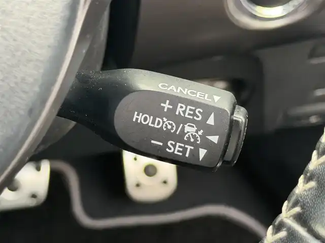 トヨタ プリウス ＰＨＶ S GRスポーツ 兵庫県 2020(令2)年 4.2万km プラチナホワイトパールマイカ 純正SDナビ、TV/-Bluetooth/フルセグ/CD/DVD/バックカメラ/トヨタセーフティセンス/・レーンキープアシスト/・レーダークルーズコントロール/・プリクラッシュセーフティ/LEDヘッドライト/前席シートヒーター/純正１８インチアルミホイール/横滑り防止装置/盗難防止装置/ステアリングスイッチ/ドライブレコーダー/ETC/プッシュスタート/スマートキー