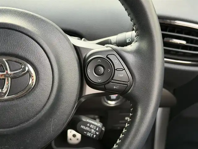 トヨタ プリウス ＰＨＶ S GRスポーツ 兵庫県 2020(令2)年 4.2万km プラチナホワイトパールマイカ 純正SDナビ、TV/-Bluetooth/フルセグ/CD/DVD/バックカメラ/トヨタセーフティセンス/・レーンキープアシスト/・レーダークルーズコントロール/・プリクラッシュセーフティ/LEDヘッドライト/前席シートヒーター/純正１８インチアルミホイール/横滑り防止装置/盗難防止装置/ステアリングスイッチ/ドライブレコーダー/ETC/プッシュスタート/スマートキー