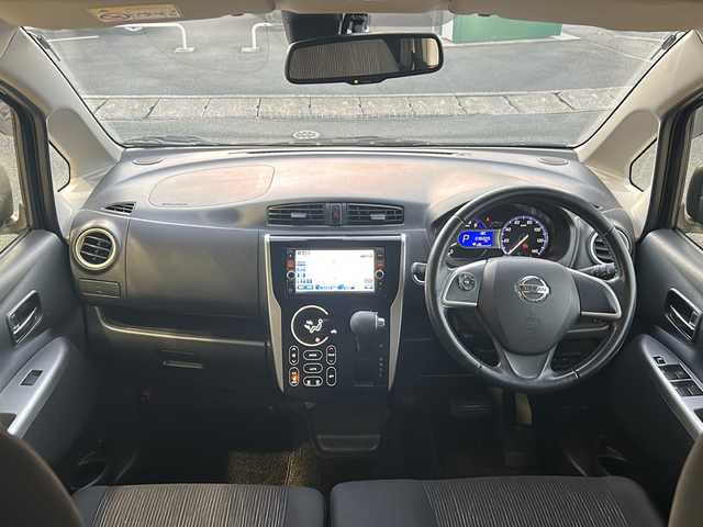 日産 デイズ ハイウェイスターG ターボ 静岡県 2015(平27)年 3.6万km プレミアムパープルP 純正ナビ/・CD/・SD/・Bluetooth/・フルセグTV/・FM/・AM/・VTR/・USB/バックカメラ/全方位カメラ/ステアリングリモコン/フォグランプ/純正フロアマット/純正アルミホイール/スマートキー/プッシュスタート/パワーステアリング/オートライト/パワーウィンドウ/ベンチシート/キノセンヘッドライト/ABS/横滑り防止装置