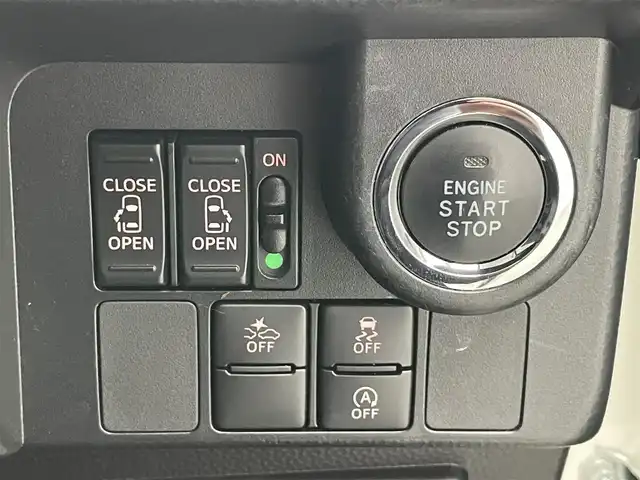 トヨタ ルーミー カスタムG S 愛知県 2017(平29)年 6.6万km パールホワイトⅢ 純正ナビ　シートヒーター　ＳＡII　禁煙　バックカメラ　クルーズコントロール　ＥＴＣ　プッシュスタート　ＬＥＤオートライト　フォグランプ　衝突軽減　両側パワースライドドア　純正ドラレコ　純正フロアマット　スペアタイヤ