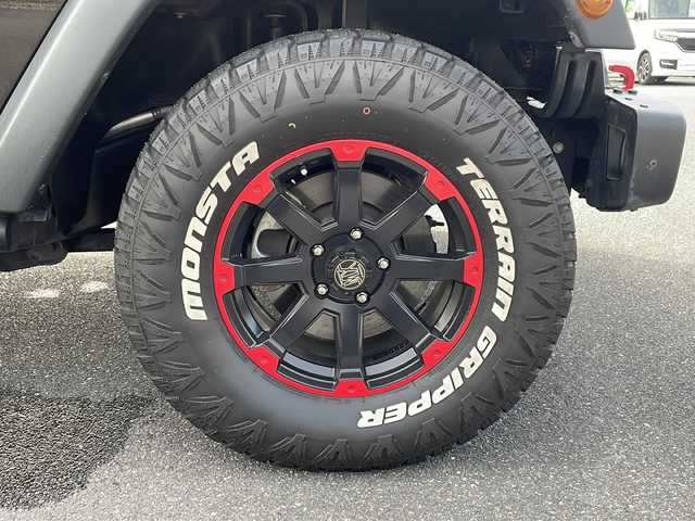 クライスラー・ジープ ジープ ラングラー アンリミテッド ルビコンハードロック 山口県 2016(平28)年 6.3万km 黒 社外メモリナビ/Bluetooth/フルセグTV/バックカメラ/革調シートカバー/リモコンキー/ETC/前席シートヒーター/社外17インチAW/社外サイドステップ/社外テールレンズ/社外エアクリーナー/キセノンライト/フォグライト/オートライト/背面タイヤ/社外ドライブレコーダー/保証書・取説/スペアキー1個