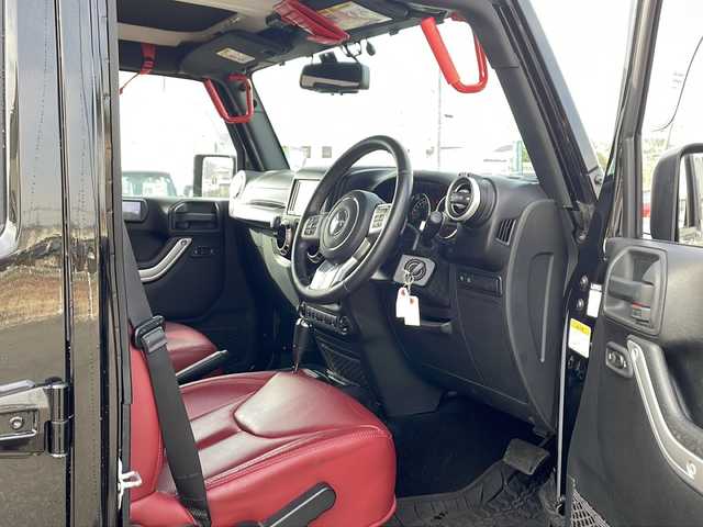 クライスラー・ジープ ジープ ラングラー アンリミテッド ルビコンハードロック 山口県 2016(平28)年 6.3万km 黒 社外メモリナビ/Bluetooth/フルセグTV/バックカメラ/革調シートカバー/リモコンキー/ETC/前席シートヒーター/社外17インチAW/社外サイドステップ/社外テールレンズ/社外エアクリーナー/キセノンライト/フォグライト/オートライト/背面タイヤ/社外ドライブレコーダー/保証書・取説/スペアキー1個