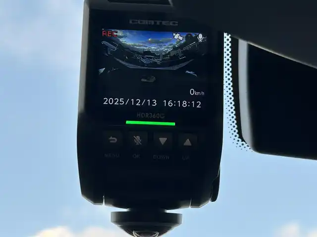 ＢＭＷ Ｘ１ 愛知県 2013(平25)年 4.6万km アルピンホワイトⅢ 社外ポータブルナビ/CD/AM/FM/AUX/ドライブレコーダー（前方）/電動格納ミラー/社外フロアマット/純正18インチAW/ルーフレール/プッシュスタート/横滑り防止機能/キセノンヘッドライト/スマートキー/スペアキー×２/取扱説明書/保証書