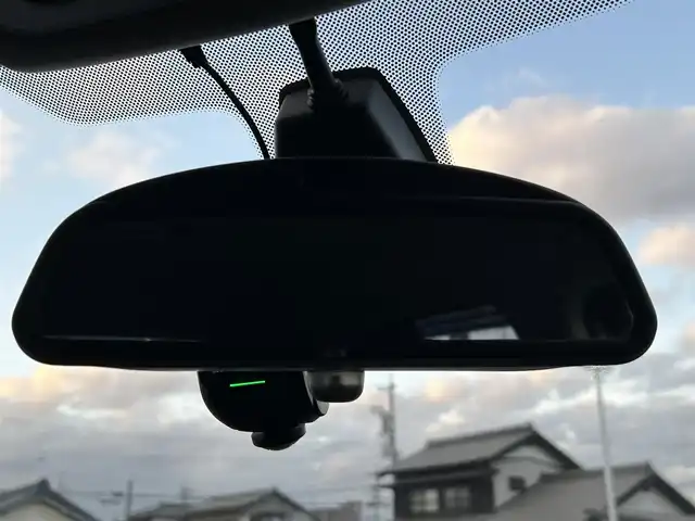 ＢＭＷ Ｘ１ 愛知県 2013(平25)年 4.6万km アルピンホワイトⅢ 社外ポータブルナビ/CD/AM/FM/AUX/ドライブレコーダー（前方）/電動格納ミラー/社外フロアマット/純正18インチAW/ルーフレール/プッシュスタート/横滑り防止機能/キセノンヘッドライト/スマートキー/スペアキー×２/取扱説明書/保証書