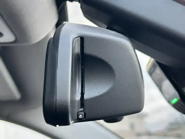 ＢＭＷ Ｘ１ 愛知県 2013(平25)年 4.6万km アルピンホワイトⅢ 社外ポータブルナビ/CD/AM/FM/AUX/ドライブレコーダー（前方）/電動格納ミラー/社外フロアマット/純正18インチAW/ルーフレール/プッシュスタート/横滑り防止機能/キセノンヘッドライト/スマートキー/スペアキー×２/取扱説明書/保証書