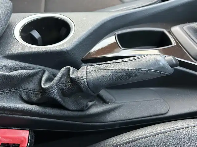 ＢＭＷ Ｘ１ 愛知県 2013(平25)年 4.6万km アルピンホワイトⅢ 社外ポータブルナビ/CD/AM/FM/AUX/ドライブレコーダー（前方）/電動格納ミラー/社外フロアマット/純正18インチAW/ルーフレール/プッシュスタート/横滑り防止機能/キセノンヘッドライト/スマートキー/スペアキー×２/取扱説明書/保証書