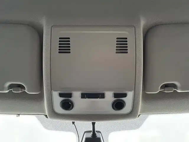 ＢＭＷ Ｘ１ 愛知県 2013(平25)年 4.6万km アルピンホワイトⅢ 社外ポータブルナビ/CD/AM/FM/AUX/ドライブレコーダー（前方）/電動格納ミラー/社外フロアマット/純正18インチAW/ルーフレール/プッシュスタート/横滑り防止機能/キセノンヘッドライト/スマートキー/スペアキー×２/取扱説明書/保証書