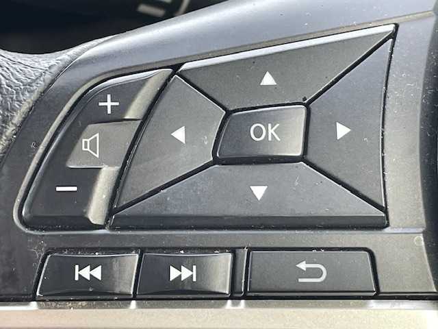 日産 セレナ e－パワー ハイウェイスター V 茨城県 2018(平30)年 7.9万km ブリリアントホワイトパール 純正ナビ　/-BT/TV/AM/FM/衝突軽減システム　/フリップダウンモニター　/アラウンドビューモニター　/両側パワースライドドア　/デジタルインナーミラー　/コーナーセンサー前後　/レーダークルーズコントロール　/ドライブレコーダー/ETC