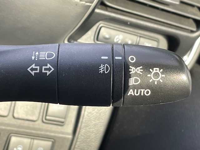 日産 セレナ e－パワー ハイウェイスター V 茨城県 2018(平30)年 7.9万km ブリリアントホワイトパール 純正ナビ　/-BT/TV/AM/FM/衝突軽減システム　/フリップダウンモニター　/アラウンドビューモニター　/両側パワースライドドア　/デジタルインナーミラー　/コーナーセンサー前後　/レーダークルーズコントロール　/ドライブレコーダー/ETC