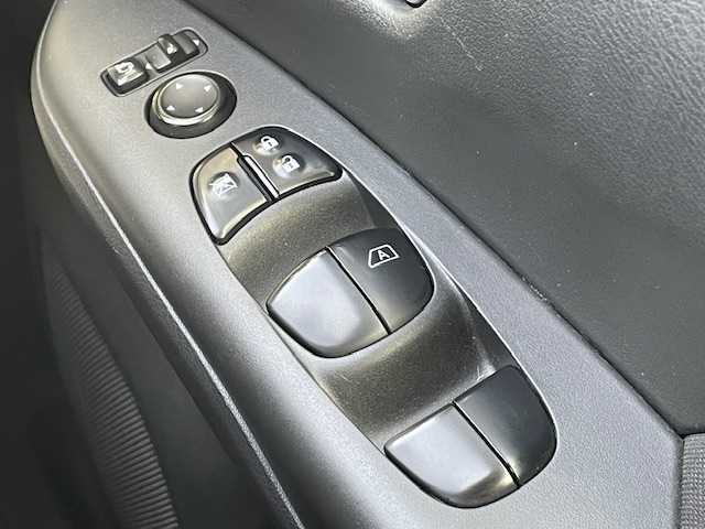 日産 セレナ e－パワー ハイウェイスター V 茨城県 2018(平30)年 7.9万km ブリリアントホワイトパール 純正ナビ　/-BT/TV/AM/FM/衝突軽減システム　/フリップダウンモニター　/アラウンドビューモニター　/両側パワースライドドア　/デジタルインナーミラー　/コーナーセンサー前後　/レーダークルーズコントロール　/ドライブレコーダー/ETC