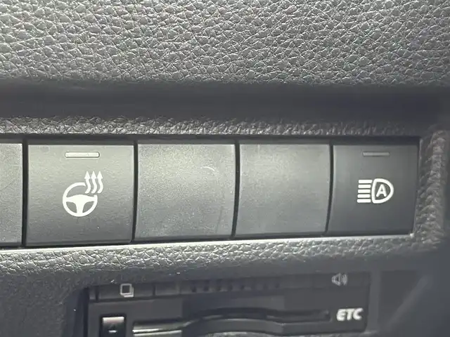 トヨタ ＲＡＶ４ ハイブリッド アドベンチャー 大阪府 2022(令4)年 3.1万km アティチュードブラックマイカ トヨタセーフティセンス　/純正ナビ　/　ＴＶ／Ｂｌｕｅｔｏｏｔｈ／ＣＤ／ＤＶＤ　/バックカメラ　/追従型クルーズコントロール　/MTモード付AT　/ＢＳＭ　/ステアリングヒーター　/メモリ付きパワーシート　/  シートヒーター/エアーシート　/コーナーセンサー　/ETC /ドライブレコーダー　/純正フロアマット　