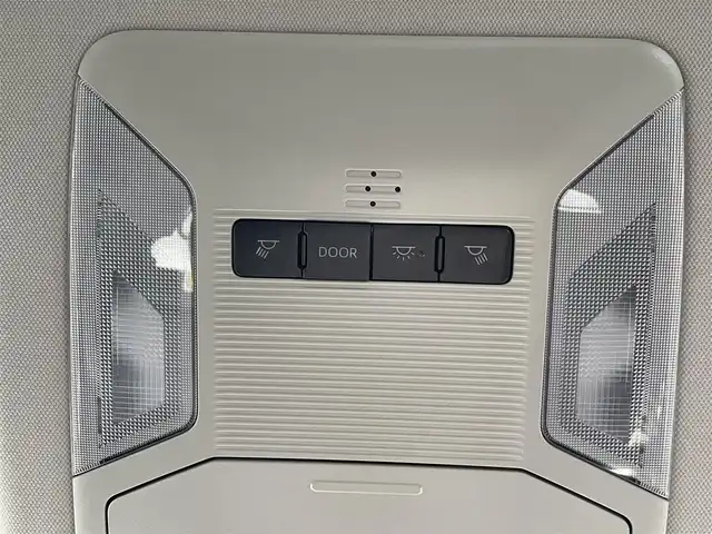 トヨタ ＲＡＶ４ ハイブリッド アドベンチャー 大阪府 2022(令4)年 3.1万km アティチュードブラックマイカ トヨタセーフティセンス　/純正ナビ　/　ＴＶ／Ｂｌｕｅｔｏｏｔｈ／ＣＤ／ＤＶＤ　/バックカメラ　/追従型クルーズコントロール　/MTモード付AT　/ＢＳＭ　/ステアリングヒーター　/メモリ付きパワーシート　/  シートヒーター/エアーシート　/コーナーセンサー　/ETC /ドライブレコーダー　/純正フロアマット　