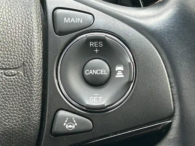 ホンダ ヴェゼル ハイブリッド Z ホンダセンシング 和歌山県 2019(令1)年 3.3万km ルーセブラックM 社外ナビ/バックカメラ/フルセグTV/衝突軽減ブレーキ/クルーズコントロール/レーンキープアシスト/横滑り防止機能/社外フロアマット/純正アルミホイール/パドルシフト/アイドリングストップ/革巻きステアリング/LEDヘッドライト/フォグランプ/オートライト