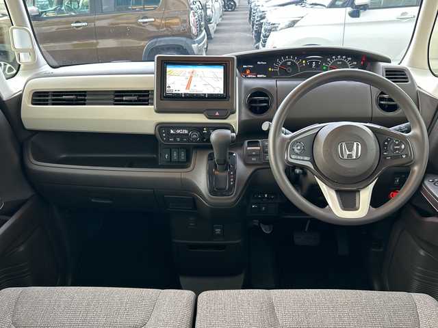 ホンダ Ｎ ＢＯＸ L 大阪府 2024(令6)年 0.6万km プレミアムサンライトホワイトパール 社外ナビ(BT/CD/DVD/USB/SD/フルセグ)/バックカメラ/衝突被害軽減システム/レーンキープアシスト/コーナーセンサー/アダクティブクルーズコントロール/オートライト/オートマチックハイビーム/シートヒーター/純正フロアマット/両側パワースライドドア/アイドリングストップ/ベンチシート/フルフラットシート/チップアップシート/スペアキー×1/LEDヘッドライト