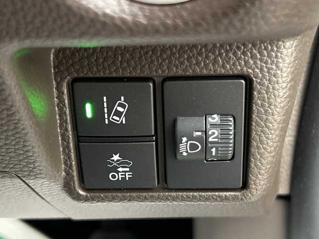 ホンダ Ｎ ＢＯＸ L 大阪府 2024(令6)年 0.6万km プレミアムサンライトホワイトパール 社外ナビ(BT/CD/DVD/USB/SD/フルセグ)/バックカメラ/衝突被害軽減システム/レーンキープアシスト/コーナーセンサー/アダクティブクルーズコントロール/オートライト/オートマチックハイビーム/シートヒーター/純正フロアマット/両側パワースライドドア/アイドリングストップ/ベンチシート/フルフラットシート/チップアップシート/スペアキー×1/LEDヘッドライト