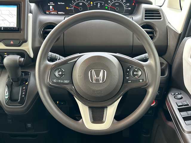 ホンダ Ｎ ＢＯＸ L 大阪府 2024(令6)年 0.6万km プレミアムサンライトホワイトパール 社外ナビ(BT/CD/DVD/USB/SD/フルセグ)/バックカメラ/衝突被害軽減システム/レーンキープアシスト/コーナーセンサー/アダクティブクルーズコントロール/オートライト/オートマチックハイビーム/シートヒーター/純正フロアマット/両側パワースライドドア/アイドリングストップ/ベンチシート/フルフラットシート/チップアップシート/スペアキー×1/LEDヘッドライト