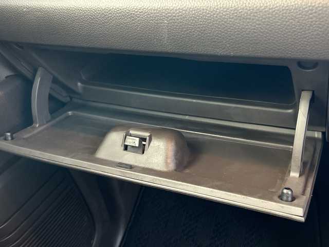 ホンダ Ｎ ＢＯＸ L 大阪府 2024(令6)年 0.6万km プレミアムサンライトホワイトパール 社外ナビ(BT/CD/DVD/USB/SD/フルセグ)/バックカメラ/衝突被害軽減システム/レーンキープアシスト/コーナーセンサー/アダクティブクルーズコントロール/オートライト/オートマチックハイビーム/シートヒーター/純正フロアマット/両側パワースライドドア/アイドリングストップ/ベンチシート/フルフラットシート/チップアップシート/スペアキー×1/LEDヘッドライト