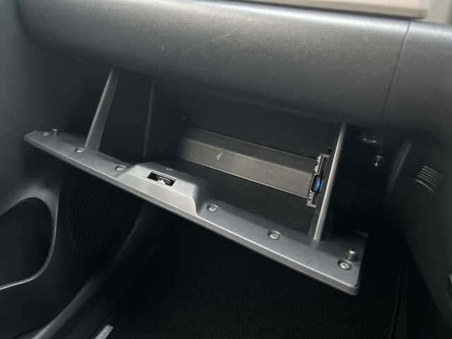 ダイハツ ブーン シルク Gパッケージ SAⅡ 東京都 2018(平30)年 2万km ブラックマイカメタリック/ファイアークォーツレッドメタリック 2トーン 純正メモリナビ（NMZK-W68D）/・Bluetooth/TV/CD/DVD/USB/SD/アイドリングストップ/横滑り防止装置/盗難防止装置/衝突被害軽減システム/オートライト/オートエアコン/電動格納ミラー/純正14インチアルミホイール/ドアバイザー/オプションカラー：ブラックマイカメタリック×ファイアークォーツレッドメタリック/ETC/取扱説明書/保証書/スペアキー1本