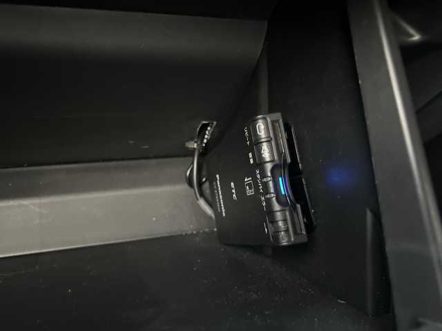 ダイハツ ブーン シルク Gパッケージ SAⅡ 東京都 2018(平30)年 2万km ブラックマイカメタリック/ファイアークォーツレッドメタリック 2トーン 純正メモリナビ（NMZK-W68D）/・Bluetooth/TV/CD/DVD/USB/SD/アイドリングストップ/横滑り防止装置/盗難防止装置/衝突被害軽減システム/オートライト/オートエアコン/電動格納ミラー/純正14インチアルミホイール/ドアバイザー/オプションカラー：ブラックマイカメタリック×ファイアークォーツレッドメタリック/ETC/取扱説明書/保証書/スペアキー1本