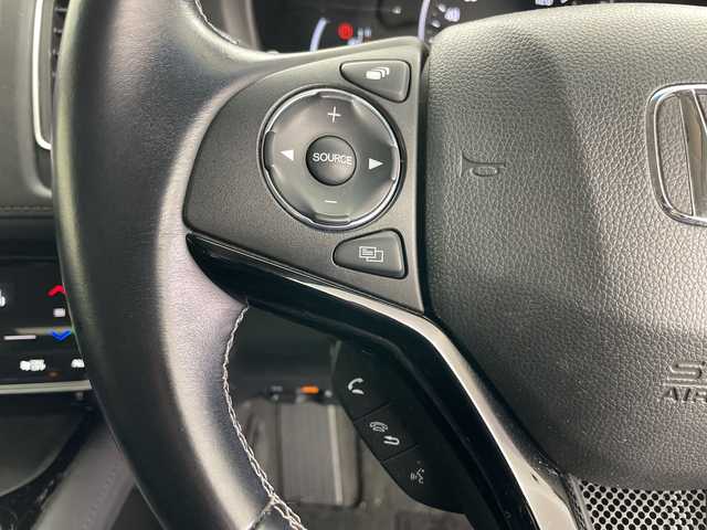 ホンダ ヴェゼル ハイブリッド Z ホンダセンシング 道央・札幌 2016(平28)年 5.5万km ホワイトオーキッドパール ・4WD/・寒冷地仕様/・純正ナビ/・BT&CD&DVD&SD&USB&HDMI&フルセグTV/・バックカメラ/・ホンダセンシング/・レーダークルーズコントロール/・パドルシフト/・レザーシート/・前席シートヒーター/・純正ドライブレコーダー/・ステアリングスイッチ/・ドアミラーヒーター/・ETC/・LEDヘッドライト/・オートライト/・フォグ/・プッシュスタート/・スマートキー