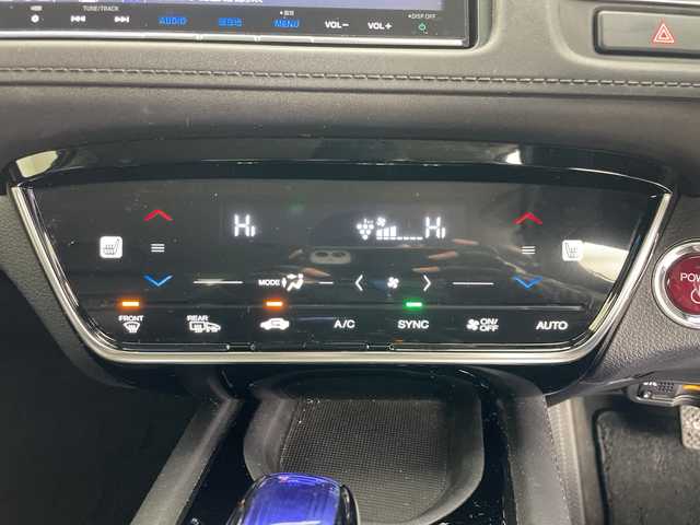 ホンダ ヴェゼル ハイブリッド Z ホンダセンシング 道央・札幌 2016(平28)年 5.5万km ホワイトオーキッドパール ・4WD/・寒冷地仕様/・純正ナビ/・BT&CD&DVD&SD&USB&HDMI&フルセグTV/・バックカメラ/・ホンダセンシング/・レーダークルーズコントロール/・パドルシフト/・レザーシート/・前席シートヒーター/・純正ドライブレコーダー/・ステアリングスイッチ/・ドアミラーヒーター/・ETC/・LEDヘッドライト/・オートライト/・フォグ/・プッシュスタート/・スマートキー