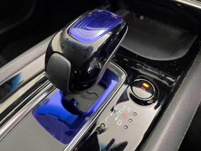 ホンダ ヴェゼル ハイブリッド Z ホンダセンシング 道央・札幌 2016(平28)年 5.5万km ホワイトオーキッドパール ・4WD/・寒冷地仕様/・純正ナビ/・BT&CD&DVD&SD&USB&HDMI&フルセグTV/・バックカメラ/・ホンダセンシング/・レーダークルーズコントロール/・パドルシフト/・レザーシート/・前席シートヒーター/・純正ドライブレコーダー/・ステアリングスイッチ/・ドアミラーヒーター/・ETC/・LEDヘッドライト/・オートライト/・フォグ/・プッシュスタート/・スマートキー