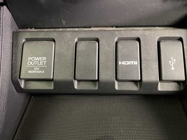 ホンダ ヴェゼル ハイブリッド Z ホンダセンシング 道央・札幌 2016(平28)年 5.5万km ホワイトオーキッドパール ・4WD/・寒冷地仕様/・純正ナビ/・BT&CD&DVD&SD&USB&HDMI&フルセグTV/・バックカメラ/・ホンダセンシング/・レーダークルーズコントロール/・パドルシフト/・レザーシート/・前席シートヒーター/・純正ドライブレコーダー/・ステアリングスイッチ/・ドアミラーヒーター/・ETC/・LEDヘッドライト/・オートライト/・フォグ/・プッシュスタート/・スマートキー