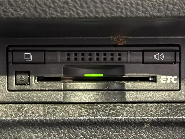 トヨタ ヴォクシー ハイブリッド V 千葉県 2014(平26)年 6.5万km ブラッキッシュアゲハガラスフレーク フリップダウンモニター/バックカメラ/ETC/USB入力端子/両側パワースライドドア/クルーズコントロール/シートヒータ―/純正15インチAW/純正フロアマット/スマートキー