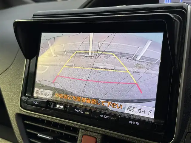 トヨタ ヴォクシー ハイブリッド V 千葉県 2014(平26)年 6.5万km ブラッキッシュアゲハガラスフレーク フリップダウンモニター/バックカメラ/ETC/USB入力端子/両側パワースライドドア/クルーズコントロール/シートヒータ―/純正15インチAW/純正フロアマット/スマートキー