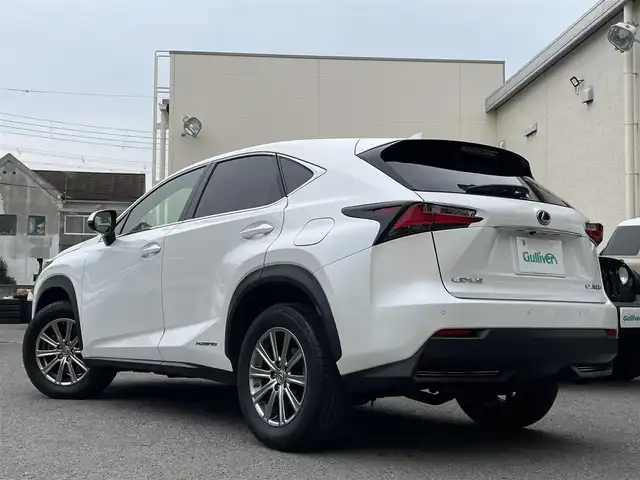 レクサス ＮＸ 300h Iパッケージ 和歌山県 2014(平26)年 11.8万km ソニッククォーツ 純正ナビ/（AM/FM/DVD/CD/USB/Bluetooth/フルセグTV/AUX）/パノラミックビューモニター/プリクラッシュセーフティ/レーンディパーチャーアシスト/レーダークルーズコントロール/レザーシート/D/Nパワーシート/D/Nシートヒーター/ステアリングヒーター/パワーバックドア/ブラインドスポットモニター/パワーシート/電動パーキングブレーキ/オートホールド機能/スマートキー/カードキー有/取説、保証書