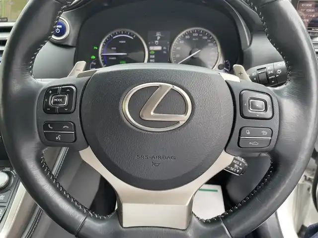 レクサス ＮＸ 300h Iパッケージ 和歌山県 2014(平26)年 11.8万km ソニッククォーツ 純正ナビ/（AM/FM/DVD/CD/USB/Bluetooth/フルセグTV/AUX）/パノラミックビューモニター/プリクラッシュセーフティ/レーンディパーチャーアシスト/レーダークルーズコントロール/レザーシート/D/Nパワーシート/D/Nシートヒーター/ステアリングヒーター/パワーバックドア/ブラインドスポットモニター/パワーシート/電動パーキングブレーキ/オートホールド機能/スマートキー/カードキー有/取説、保証書