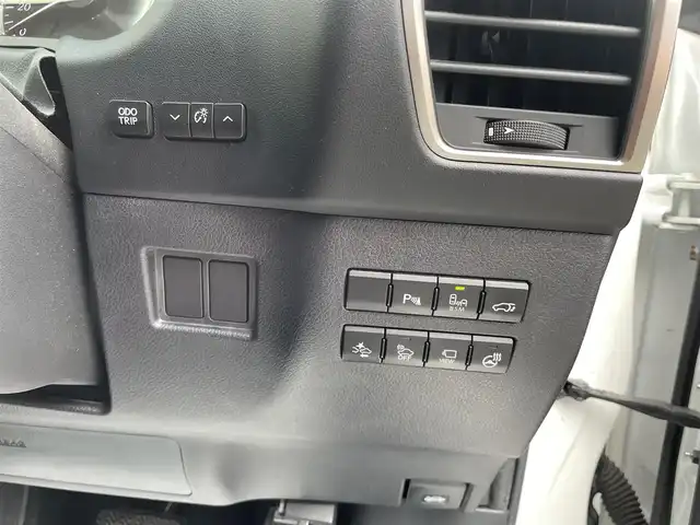 レクサス ＮＸ 300h Iパッケージ 和歌山県 2014(平26)年 11.8万km ソニッククォーツ 純正ナビ/（AM/FM/DVD/CD/USB/Bluetooth/フルセグTV/AUX）/パノラミックビューモニター/プリクラッシュセーフティ/レーンディパーチャーアシスト/レーダークルーズコントロール/レザーシート/D/Nパワーシート/D/Nシートヒーター/ステアリングヒーター/パワーバックドア/ブラインドスポットモニター/パワーシート/電動パーキングブレーキ/オートホールド機能/スマートキー/カードキー有/取説、保証書