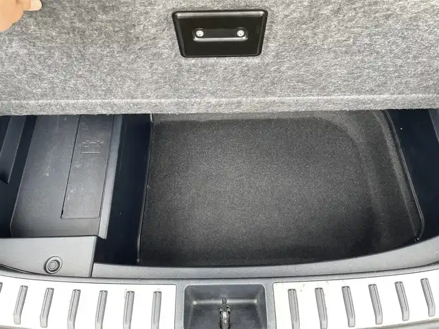レクサス ＮＸ 300h Iパッケージ 和歌山県 2014(平26)年 11.8万km ソニッククォーツ 純正ナビ/（AM/FM/DVD/CD/USB/Bluetooth/フルセグTV/AUX）/パノラミックビューモニター/プリクラッシュセーフティ/レーンディパーチャーアシスト/レーダークルーズコントロール/レザーシート/D/Nパワーシート/D/Nシートヒーター/ステアリングヒーター/パワーバックドア/ブラインドスポットモニター/パワーシート/電動パーキングブレーキ/オートホールド機能/スマートキー/カードキー有/取説、保証書