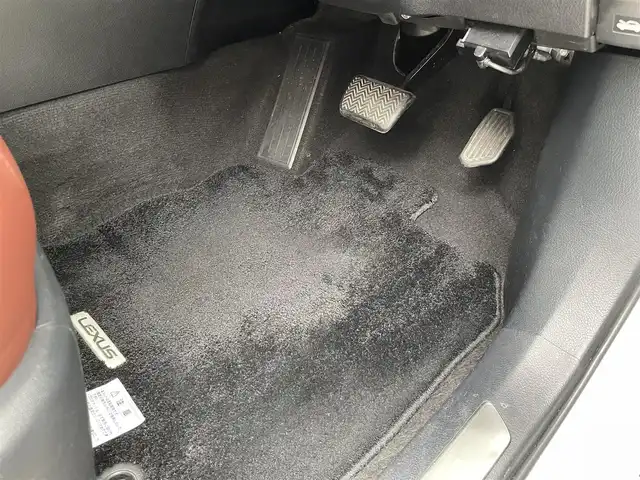 レクサス ＮＸ 300h Iパッケージ 和歌山県 2014(平26)年 11.8万km ソニッククォーツ 純正ナビ/（AM/FM/DVD/CD/USB/Bluetooth/フルセグTV/AUX）/パノラミックビューモニター/プリクラッシュセーフティ/レーンディパーチャーアシスト/レーダークルーズコントロール/レザーシート/D/Nパワーシート/D/Nシートヒーター/ステアリングヒーター/パワーバックドア/ブラインドスポットモニター/パワーシート/電動パーキングブレーキ/オートホールド機能/スマートキー/カードキー有/取説、保証書