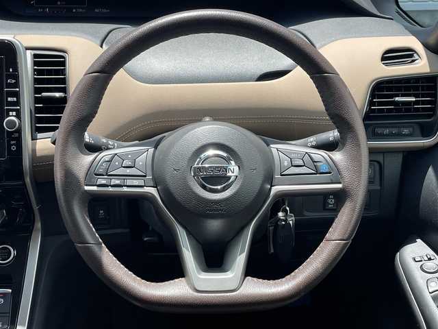 日産 セレナ ハイウェイスター プロパイロットED 滋賀県 2016(平28)年 4.7万km マルーンレッド 2トーン 純正メモリナビ/(フルセグ/Bluetooth/CD/DVD/BD)/衝突軽減ブレーキ/プロパイロット/・インテリジェントクルーズコントロール/・レーンキープアシスト/標識認識/両側電動スライドドア/電動パーキング/ブレーキホールド/フリップダウンモニター/ドライブレコーダー/ビルトインETC/ハーフレザーシート