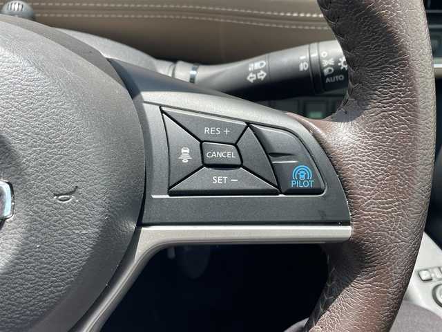 日産 セレナ ハイウェイスター プロパイロットED 滋賀県 2016(平28)年 4.7万km マルーンレッド 2トーン 純正メモリナビ/(フルセグ/Bluetooth/CD/DVD/BD)/衝突軽減ブレーキ/プロパイロット/・インテリジェントクルーズコントロール/・レーンキープアシスト/標識認識/両側電動スライドドア/電動パーキング/ブレーキホールド/フリップダウンモニター/ドライブレコーダー/ビルトインETC/ハーフレザーシート