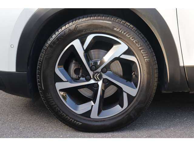 シトロエン Ｃ５ エアクロス シャイン 大分県 2019(令1)年 6.4万km 白 当店買取車両/アクティブセーフティブレーキ/アクティブクルーズコントロール/ブラインドスポットモニター/純正ディスプレイオーディオ（社外ナビあり）/AppleCarPlay/AndroidAuto/地デジ/Bluetooth/ワイヤレス充電/バックカメラ/LEDライト/ディレクショナルヘッドライト/純正18インチAW/純正フロアマット/ドライブレコーダー前後　（WHSR-510）/ETC/スペアキー1本
