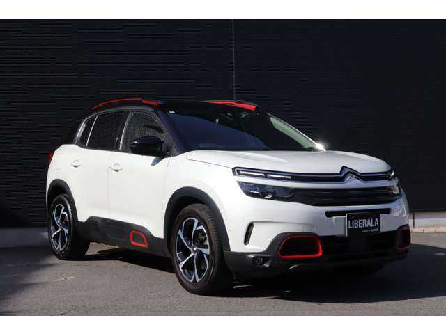 シトロエン Ｃ５ エアクロス シャイン 大分県 2019(令1)年 6.4万km 白 当店買取車両/アクティブセーフティブレーキ/アクティブクルーズコントロール/ブラインドスポットモニター/純正ディスプレイオーディオ（社外ナビあり）/AppleCarPlay/AndroidAuto/地デジ/Bluetooth/ワイヤレス充電/バックカメラ/LEDライト/ディレクショナルヘッドライト/純正18インチAW/純正フロアマット/ドライブレコーダー前後　（WHSR-510）/ETC/スペアキー1本