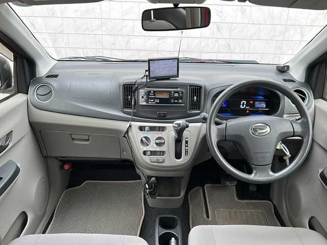 ダイハツ ミラ イース X SA 岐阜県 2013(平25)年 6.5万km シャイニングレッド スマートアシスト/純正オーディオ/コーナーセンサー/アイドリングストップ/オンダッシュナビ/ワンセグ/キーレス/スペアキー/電動格納ミラー/純正フロアマット/純正14インチアルミ/取扱説明書/記録簿