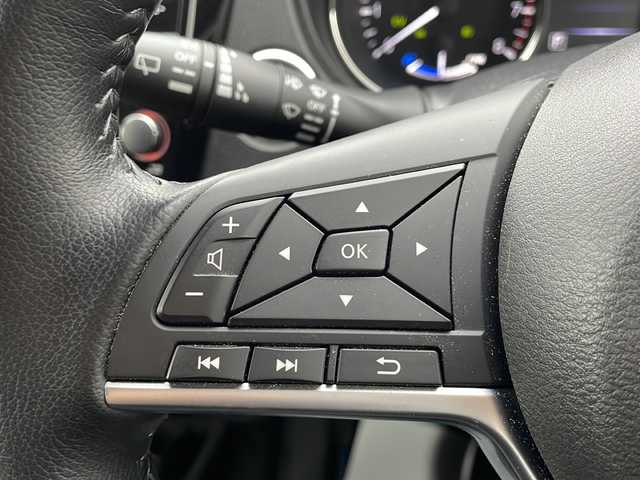 日産 エクストレイル ハイブリッド 20Xi 山梨県 2018(平30)年 5.4万km ブリリアントホワイトパール 純正9インチナビ/全周囲カメラ/衝突被害軽減システム/クルーズコントロール/横滑り防止装置/ETC/ドライブレコーダー/LEDヘッドライト/オートライト/純正17インチAW/プロパイロット/プッシュスタート/スマートキー/フロアマット