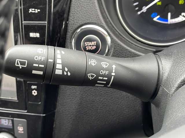 日産 エクストレイル ハイブリッド 20Xi 山梨県 2018(平30)年 5.4万km ブリリアントホワイトパール 純正9インチナビ/全周囲カメラ/衝突被害軽減システム/クルーズコントロール/横滑り防止装置/ETC/ドライブレコーダー/LEDヘッドライト/オートライト/純正17インチAW/プロパイロット/プッシュスタート/スマートキー/フロアマット