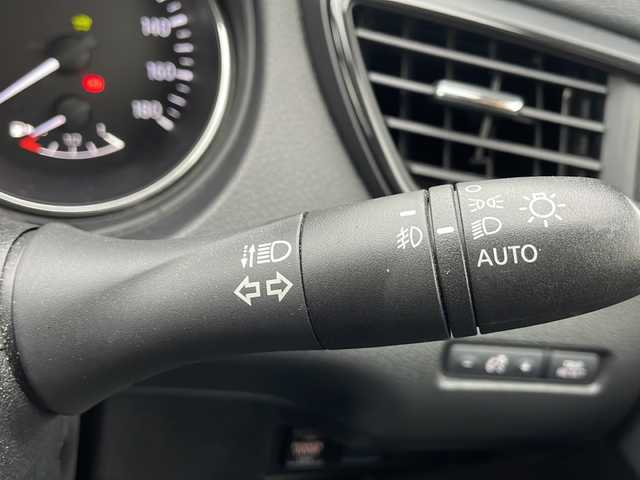 日産 エクストレイル ハイブリッド 20Xi 山梨県 2018(平30)年 5.4万km ブリリアントホワイトパール 純正9インチナビ/全周囲カメラ/衝突被害軽減システム/クルーズコントロール/横滑り防止装置/ETC/ドライブレコーダー/LEDヘッドライト/オートライト/純正17インチAW/プロパイロット/プッシュスタート/スマートキー/フロアマット