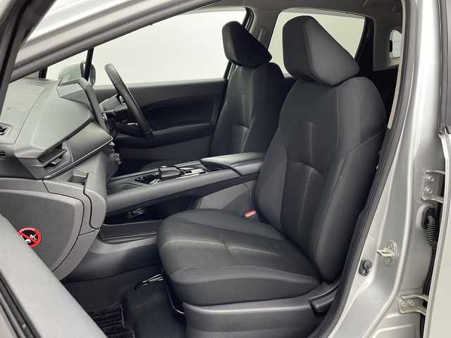 日産 ノート X FOUR 新潟県 2023(令5)年 2万km ブリリアントシルバー ワンオーナー/純正メーカーOPナビ/アラウンドビューモニター/フルセグTV/Bluetooth/エマージェンシーブレーキ/車線逸脱警報システム/ブラインドスポットモニター/前後コーナーセンサー/置くだけ充電/デジタルインナーミラー/ビルトインETC2.0/ドライブレコーダー/革巻き/ステアリングスイッチ/アイドリングストップ/プッシュスタート/社外15インチAW/純正フロアマット/保証書/取扱説明書/スペアキー×1