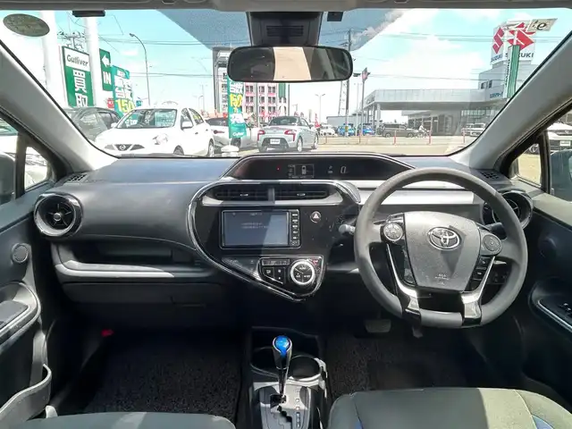 トヨタ アクア S 宮城県 2017(平29)年 9.9万km ブラッキッシュアゲハガラスフレーク セーフティセンスC/・プリクラッシュセーフティ/・レーンディパーチャーアラート/・オートマチックハイビーム/・先行車発進告知/スマートエントリーパッケージ/・スマートエントリー/スタートシステム/・オートライト/ビューティーパッケージ/・ナノイー/・シートヒーター/ナビレディパッケージ/・バックカメラ/・ステアリングスイッチ/＝＝＝/純正ナビ（NSCD-W66）ナビSDカード無/・CD/SD/・Bluetooth/・ワンセグTV/ビルトインETC/LEDヘッドランプ/電動格納ミラー/純正フロアマット/Wエアバッグ