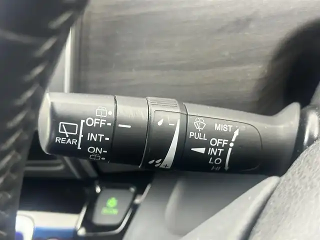 ホンダ フリード ハイブリット EX 愛知県 2019(令1)年 8.9万km プレミアムスパークルブラックパール ホンダセンシング/・衝突軽減ブレーキ〈CMBS〉/・誤発進抑制機能/・LKAS〈車線維持支援システム〉/・歩行者事故低減ステアリング/・路外逸脱抑制機能/・先行車発進お知らせ機能/・標識認識機能/ACC〈アダプティブ・クルーズ・コントロール〉/純正９インチナビ VXM-197VFNi/・フルセグTV/CD/DVD/SD REC/USB/Bluetooth/バックカメラ/ビルドインETC/前後ドライブレコーダー/前席シートヒーター/両側パワースライドドア/Ｓパッケージ/・本革巻ステアリングホイール/・コンビシート&専用インテリア/・15インチアルミホイール/・シートバックアッパーポケット/LEDヘッドライト＋アクティブコーナリングライト/Ｃパッケージ/・プラズマクラスター技術搭載フルオート・エアコンディショナー/・ロールサンシェイド/・コンフォートビューパッケージ/（ヒーテッドドアミラー＋熱線入りフロントウインドウ）