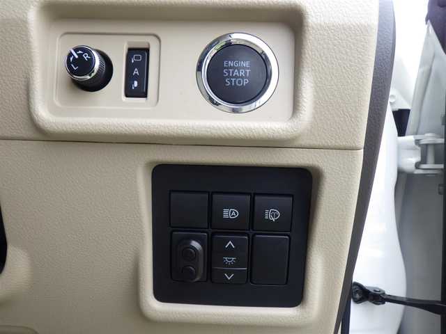 トヨタ ランドクルーザー プラド TX Lパッケージ 茨城県 2023(令5)年 1.6万km ホワイトパールクリスタルシャイン Toyota Safety Sense/・プリクラッシュセーフティ/・レーンディパーチャーアラート/・オートハイビーム/・レーダークルーズコントロール/ムーンルーフ/ベージュレザーシート/前席パワーシート/エアシート/シートヒーター/リア電動リクライニングシート/9インチ社外メモリーナビ/地デジTV/【DVD/CD再生機能　Bluetooth接続】/バックカメラ/リバース連動ドアミラー（左/右）/コンビハンドル/ステアリングスイッチ/ETC/LEDヘッドライト/フォグライト/ウインカーミラー/クリアランスソナー/純正19インチアルミホイル/サイド/カーテンエアバッグ/スマートキー