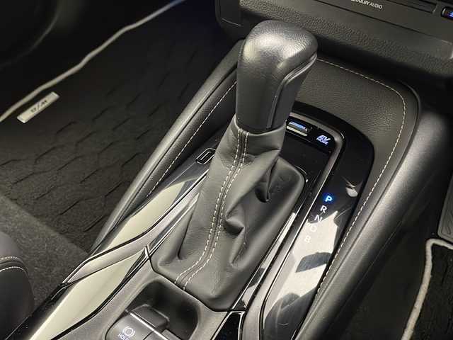 トヨタ カローラツーリング ハイブリッド ダブルバイビー 宮崎県 2021(令3)年 3.8万km ホワイトパールクリスタルシャイン モデリスタフルエアロ/Toyota Safety Sense/〇プリクラシュセーフティ/〇レーントレーシングアシスト/〇ブラインドスポットモニター/〇リアクロストラフィックアラート/〇パーキングサポートブレーキ/〇ヘッドアップディスプレイ/〇ロードサインアシスト/〇レーダークルーズコントロール/〇オートマチックハイビーム/〇クリアランスソナー/〇先行車発進告知/純正9インチディスプレイオーディオ/ナビ機能/CD/DVD/Bluetooth/バックカメラ/ハーフレザーシート/LEDヘッドライト/ビルトインETC2.0/前後ドライブレコーダー/純正18インチAW/保証書/取扱説明書/ナビ取扱説明書