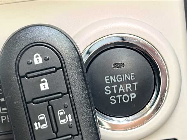 ダイハツ ムーヴ キャンバス G メイクアップ リミテッド　SAⅢ 石川県 2019(平31)年 1.8万km パールホワイトⅢ/ナチュラルベージュマイカメタリック 2トーン 純正ナビ/全方位カメラ/ETC/ドライブレコーダー（前方のみ）/両側パワースライドドア/スマートキー/衝突被害軽減ブレーキ/LEDヘッドライト/W+サイドエアバック/プッシュスタート/電動格納式ミラー/取扱説明書